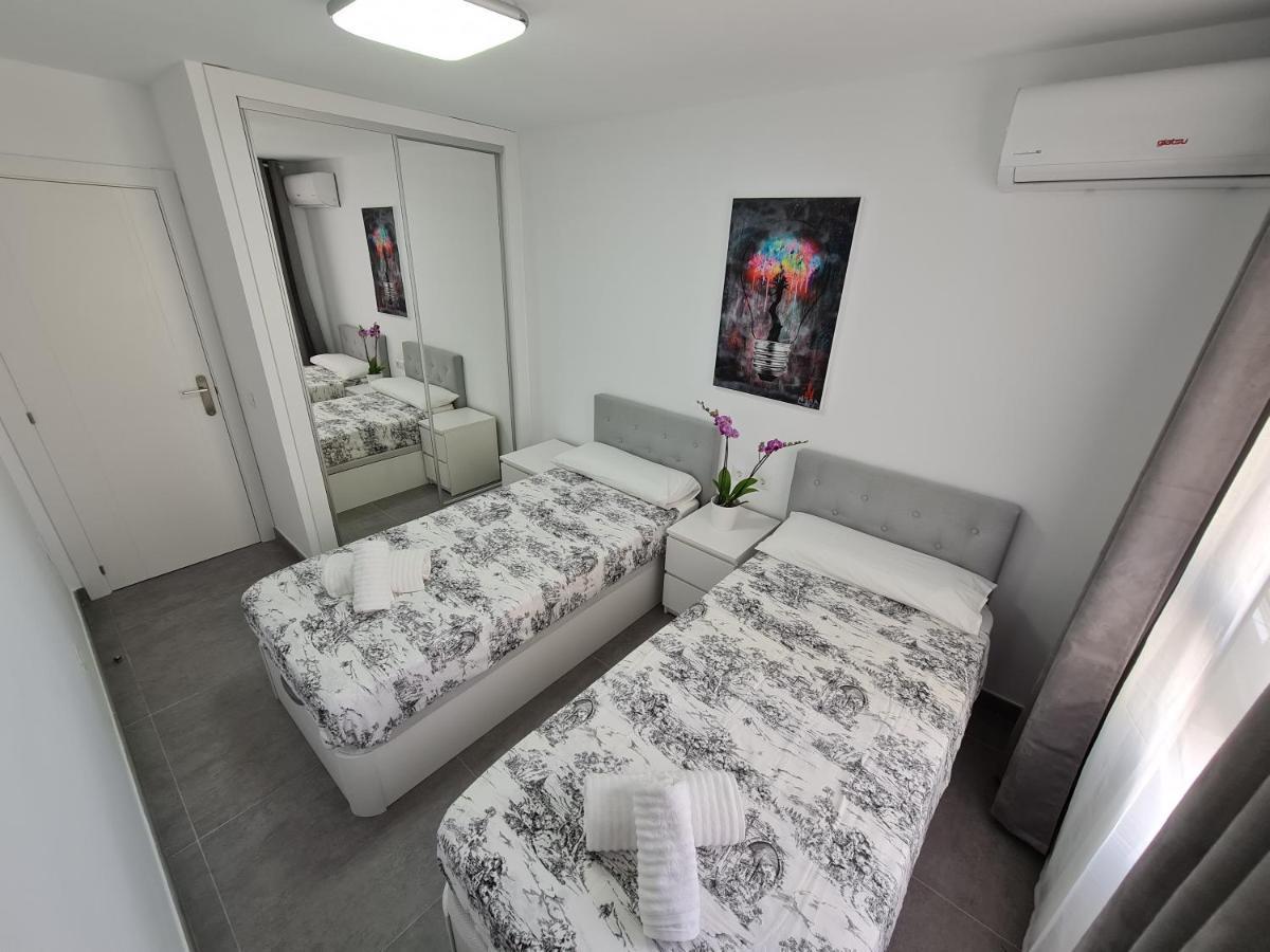 Modern 3 Bedroom Luxury Apartment In Torremolinos Kültér fotó